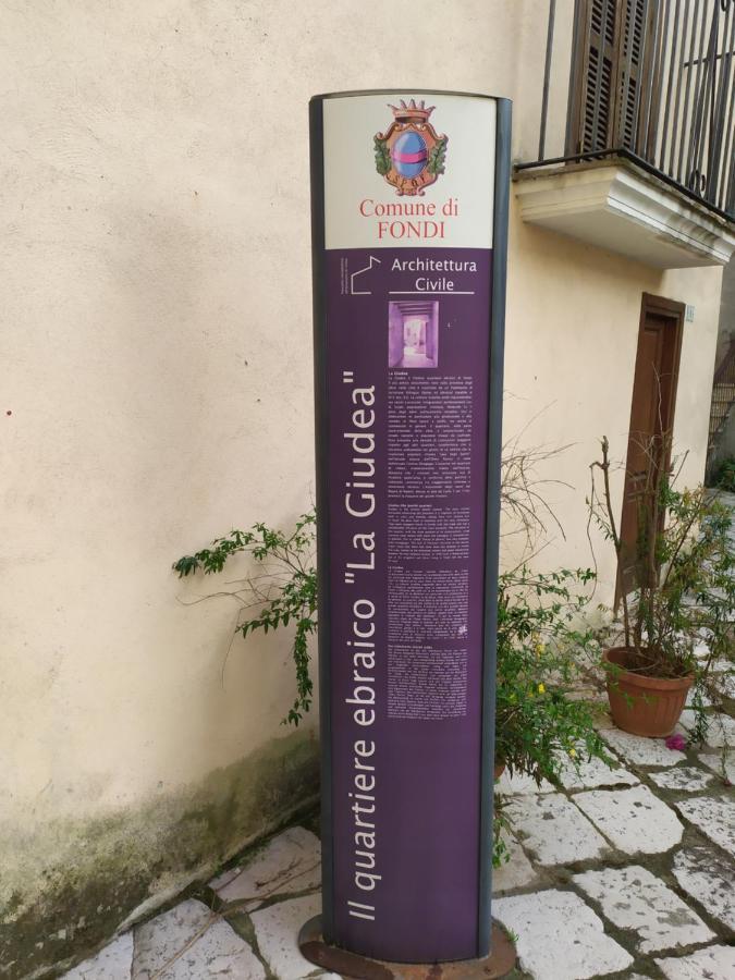 Ferienwohnung Casa Flora Fondi Centro Storico Exterior foto